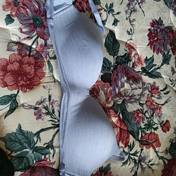 V.S. Bra - Picture 2 of 3